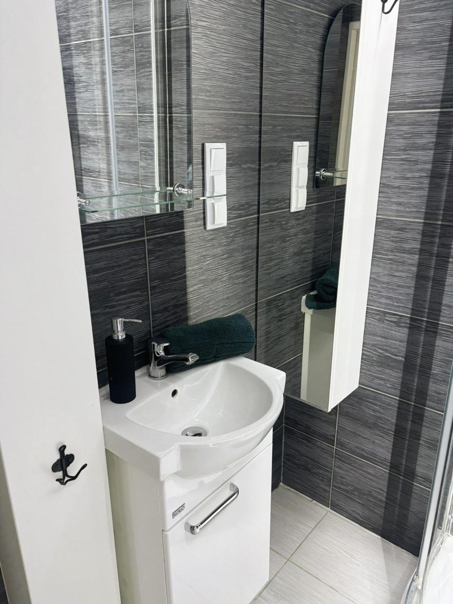 Project Comfort Apartament Grzybowska 30/1211 Varsavia Esterno foto